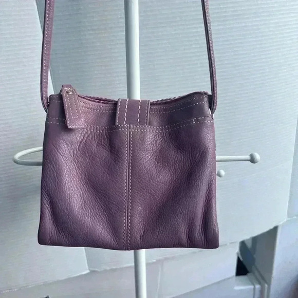 Tignanello Leather Crossbody Bag/Organizer. Lavender - Picture 5 of 11